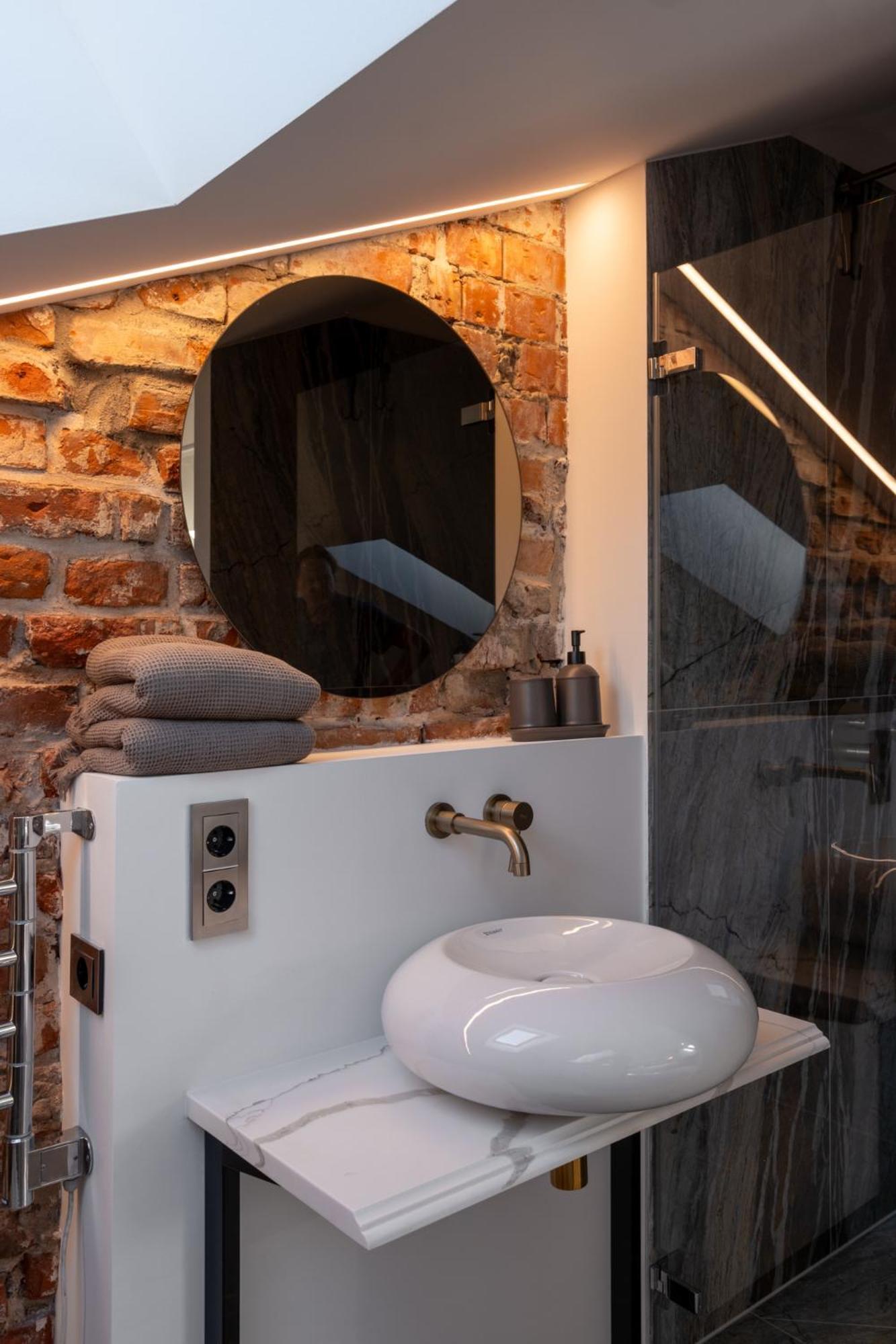 Turgaus Self Check-In Old Town Aparthotel Klaipėda Exteriör bild